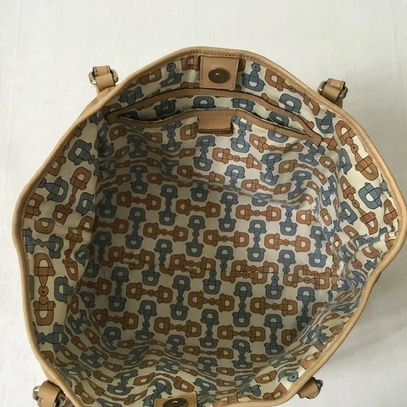 GUCCI Vintage Joy Embossed GG Leather Tote Tan - Picture 11 of 16